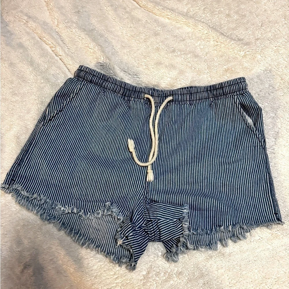 STRIPED SHORTS by Wild FABLE SIZE MEDIUM